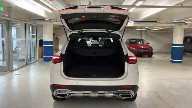 Thumbnail: 2026 Mercedes-Benz GLC - 9