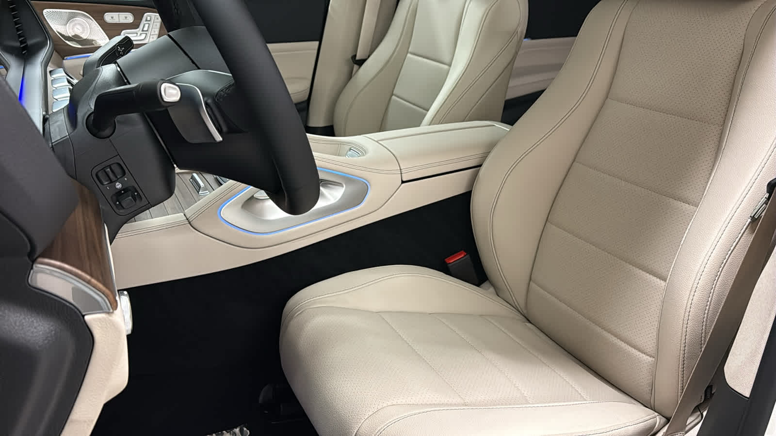 Thumbnail: 2026 Mercedes-Benz GLE - 28