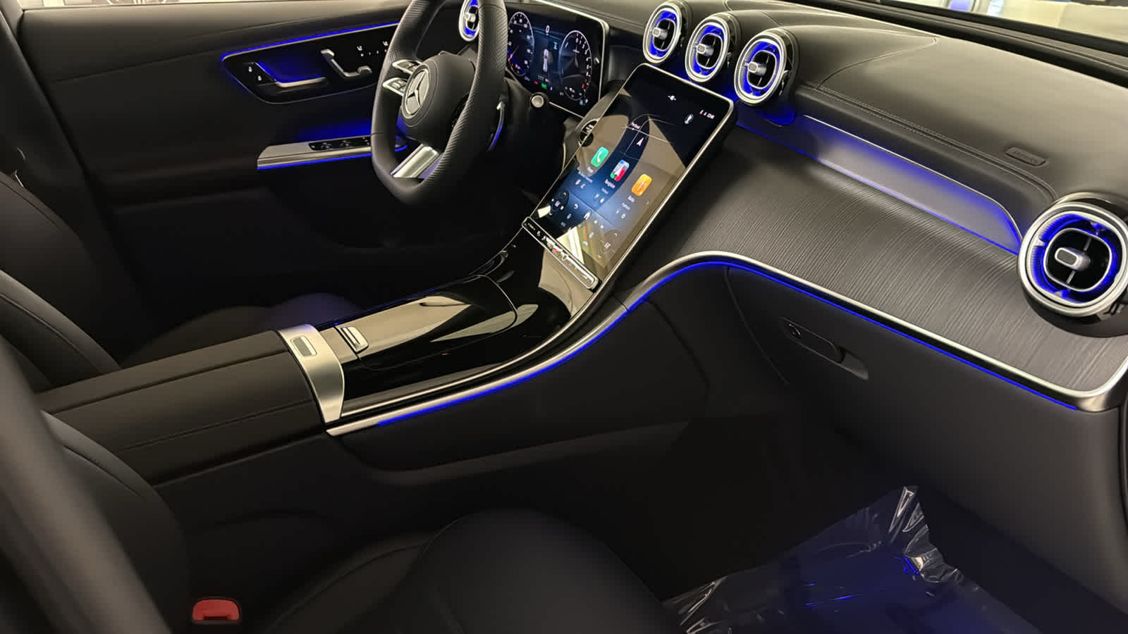 Thumbnail: 2026 Mercedes-Benz GLC - 37