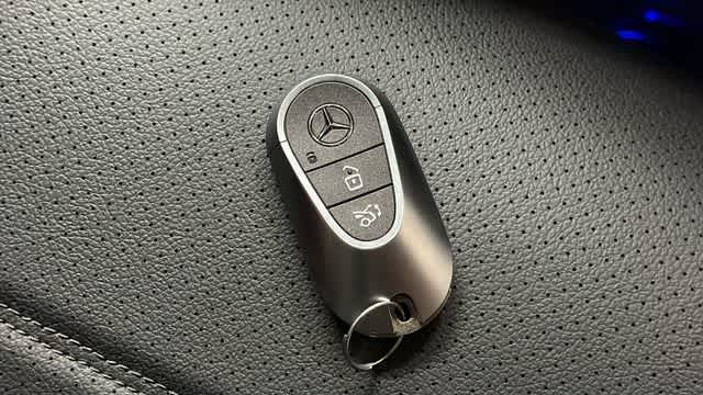 Thumbnail: 2026 Mercedes-Benz GLC - 35