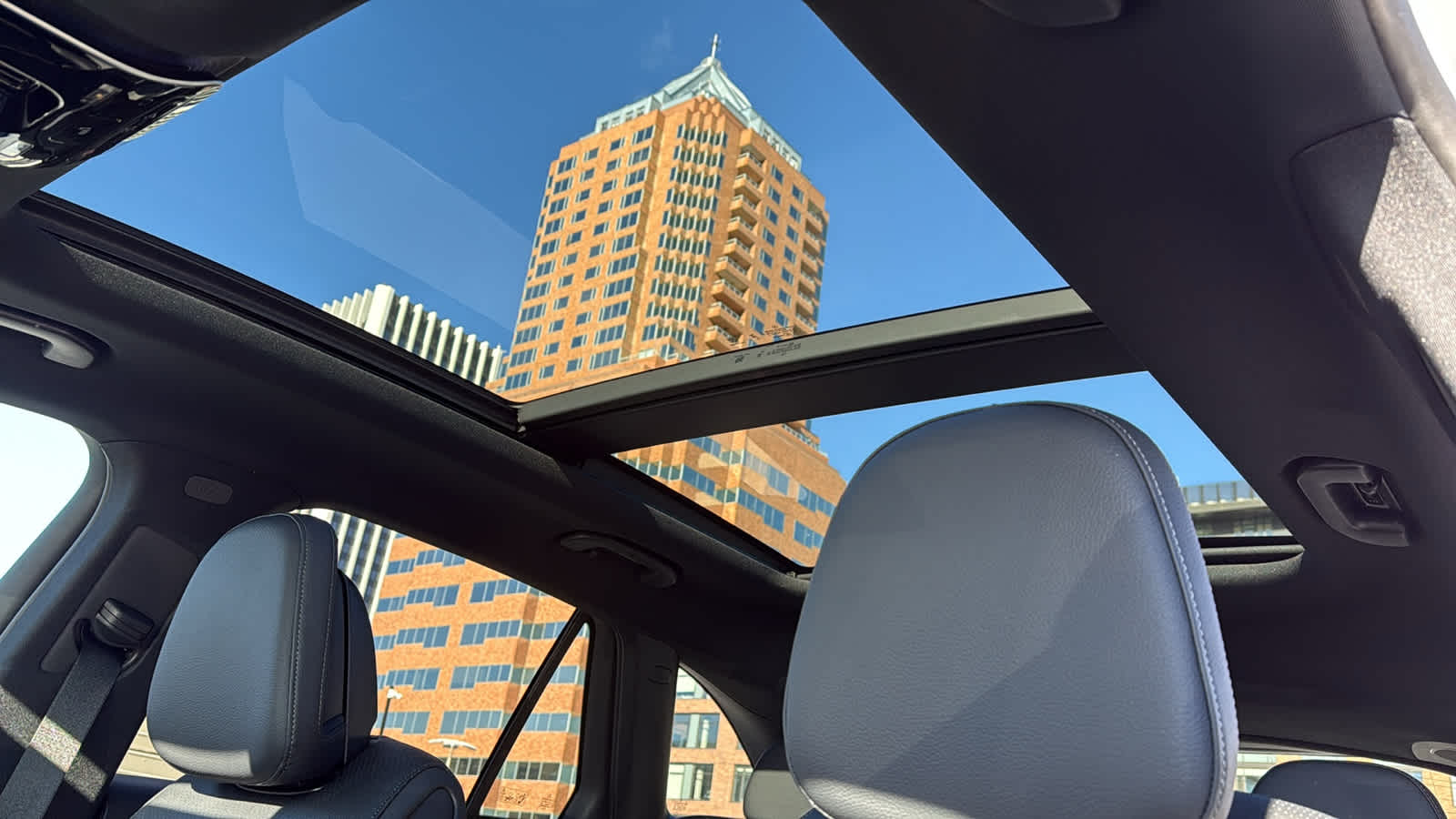 Thumbnail: 2026 Mercedes-Benz GLC - 26