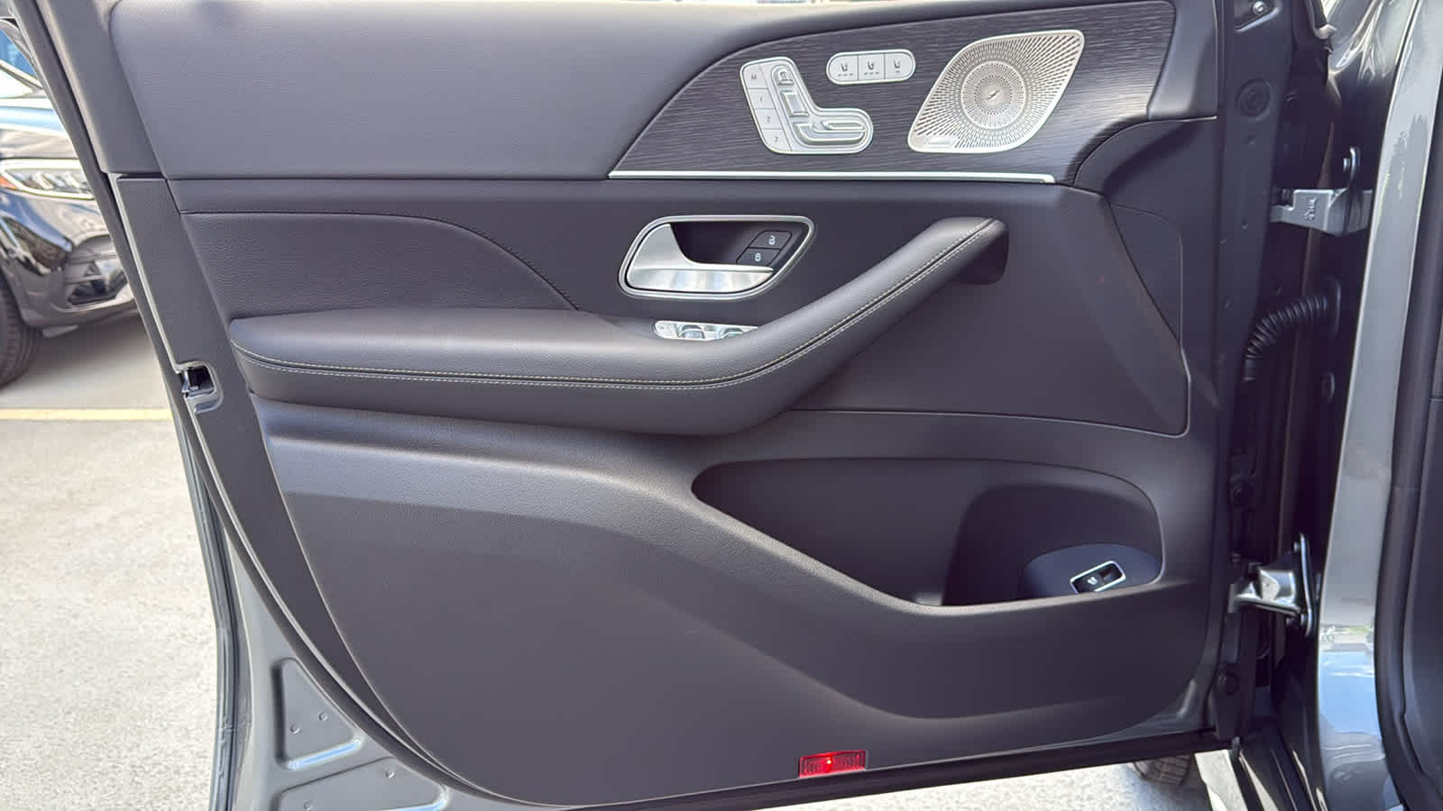 Thumbnail: 2026 Mercedes-Benz GLE - 16