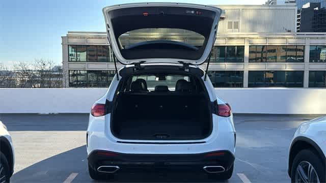 Thumbnail: 2025 Mercedes-Benz GLC - 8