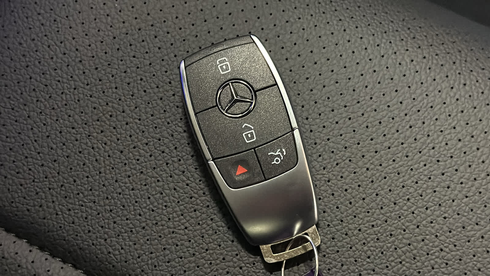 Thumbnail: 2026 Mercedes-Benz GLE - 39