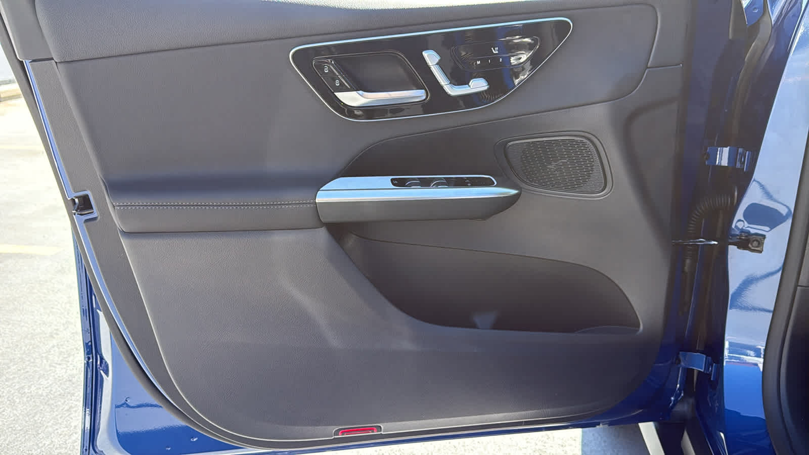 Thumbnail: 2026 Mercedes-Benz GLC - 15