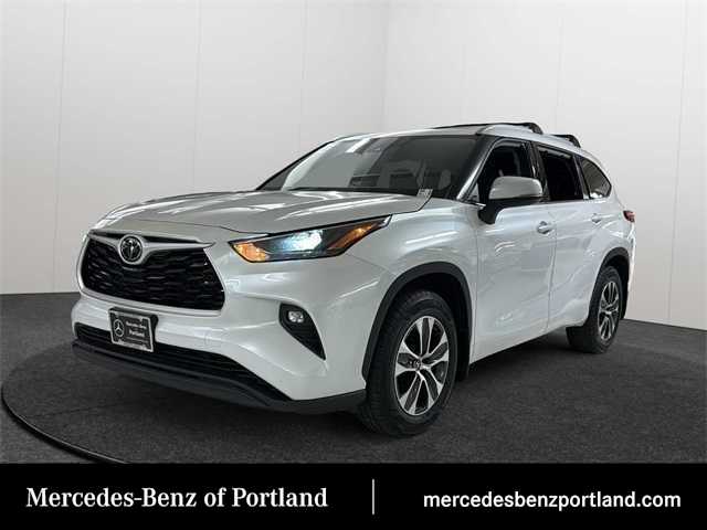 Thumbnail: 2022 Toyota Highlander - 1