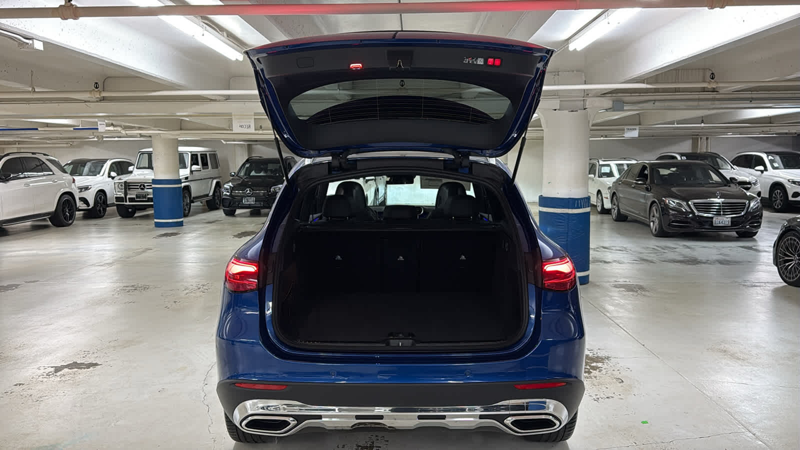 Thumbnail: 2026 Mercedes-Benz GLC - 9