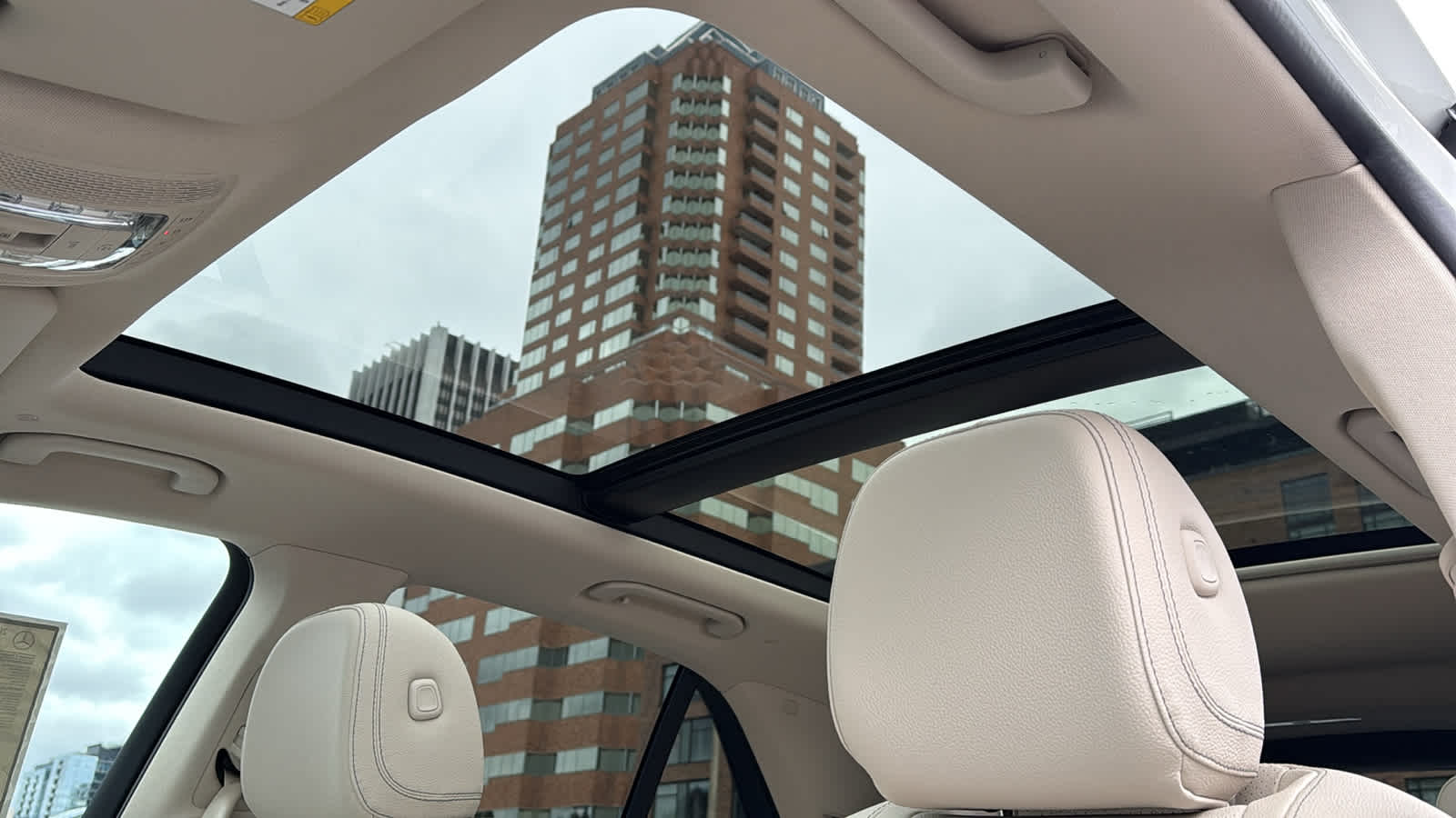 Thumbnail: 2026 Mercedes-Benz GLE - 28