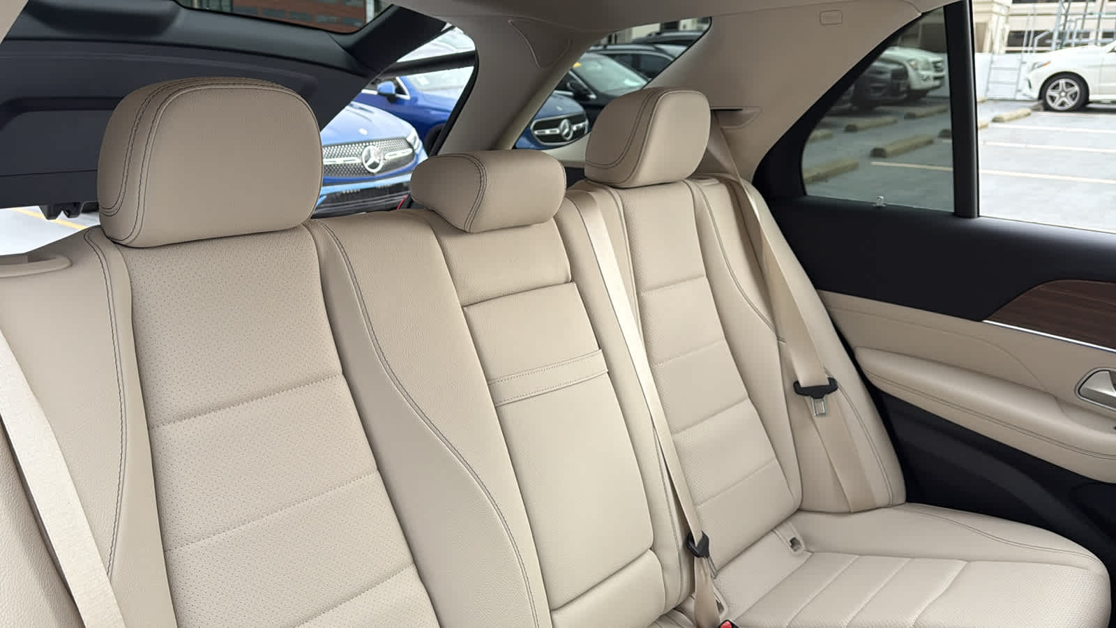 Thumbnail: 2026 Mercedes-Benz GLE - 32