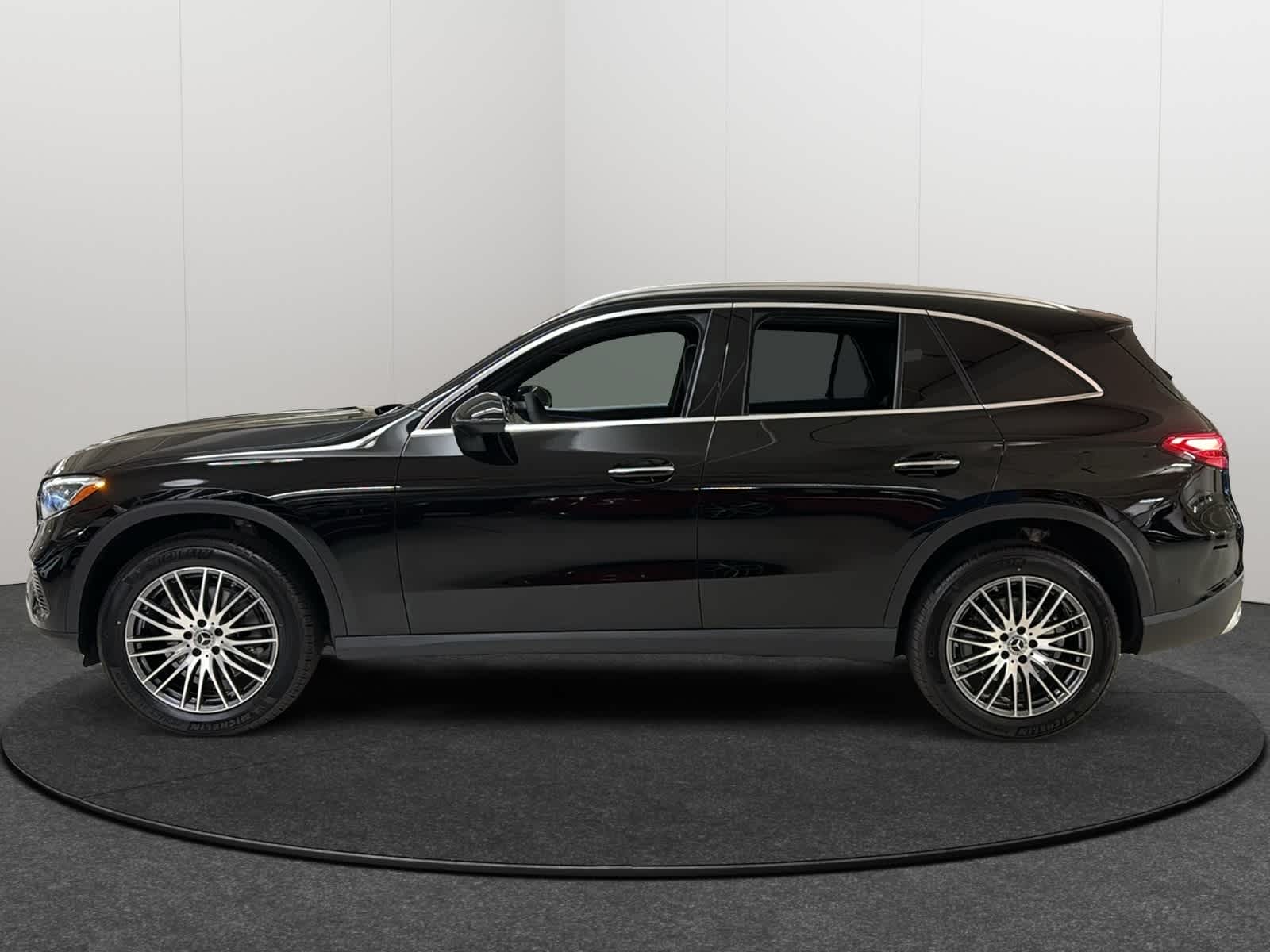 Thumbnail: 2026 Mercedes-Benz GLC - 3