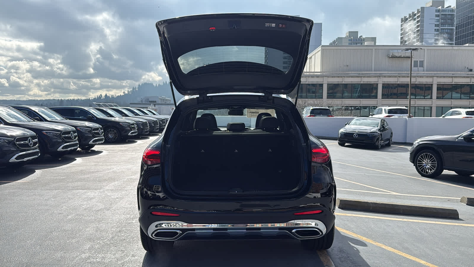 Thumbnail: 2026 Mercedes-Benz GLC - 9