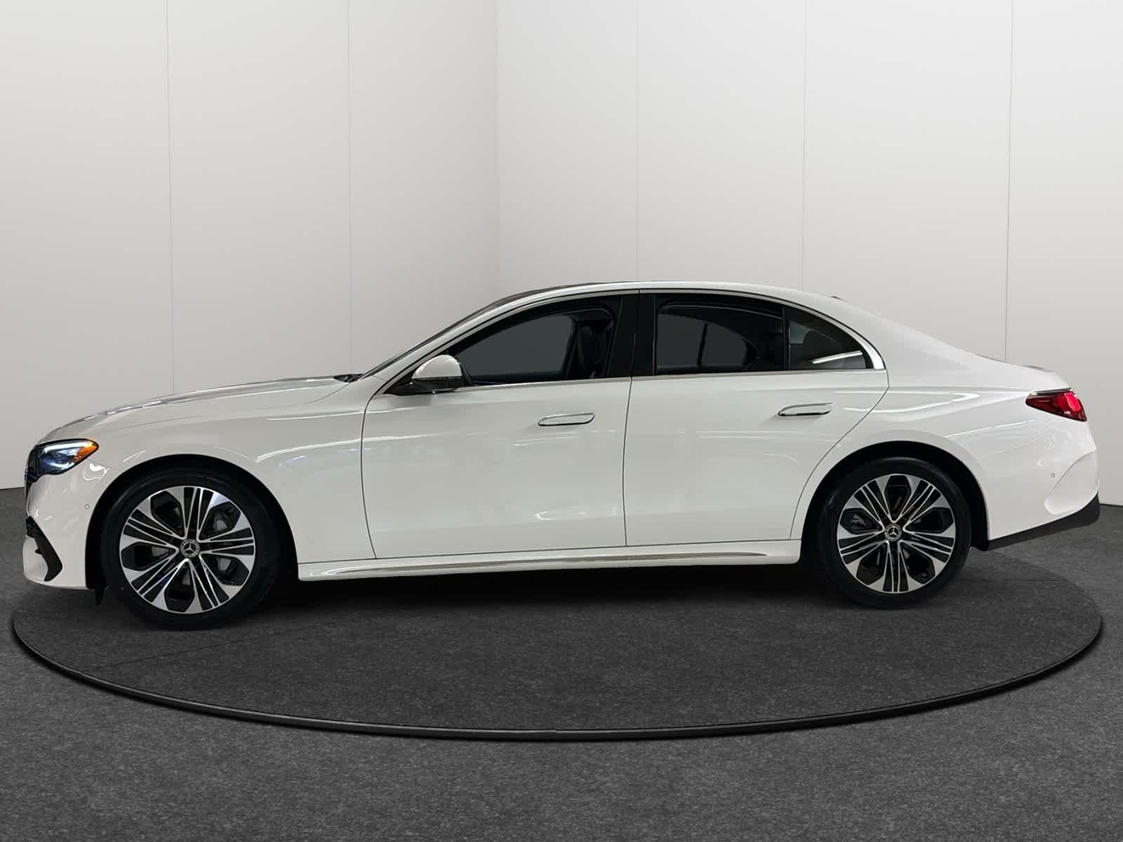 Thumbnail: 2026 Mercedes-Benz E-Class - 3