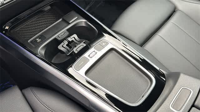 Thumbnail: 2025 Mercedes-Benz GLB - 24