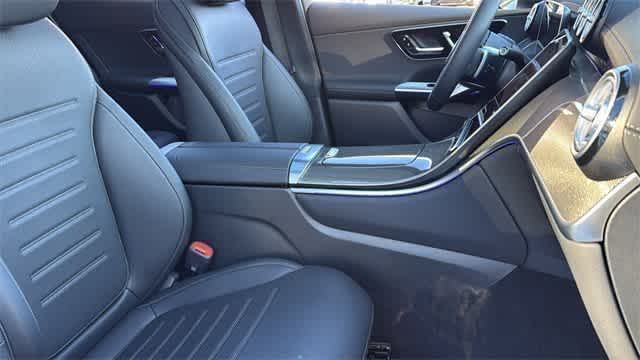 Thumbnail: 2025 Mercedes-Benz GLC - 30