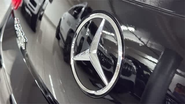 Thumbnail: 2017 Mercedes-Benz C-Class - 8