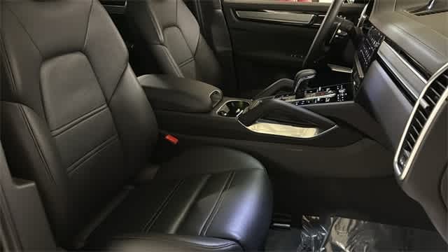 Thumbnail: 2023 Porsche Cayenne - 33