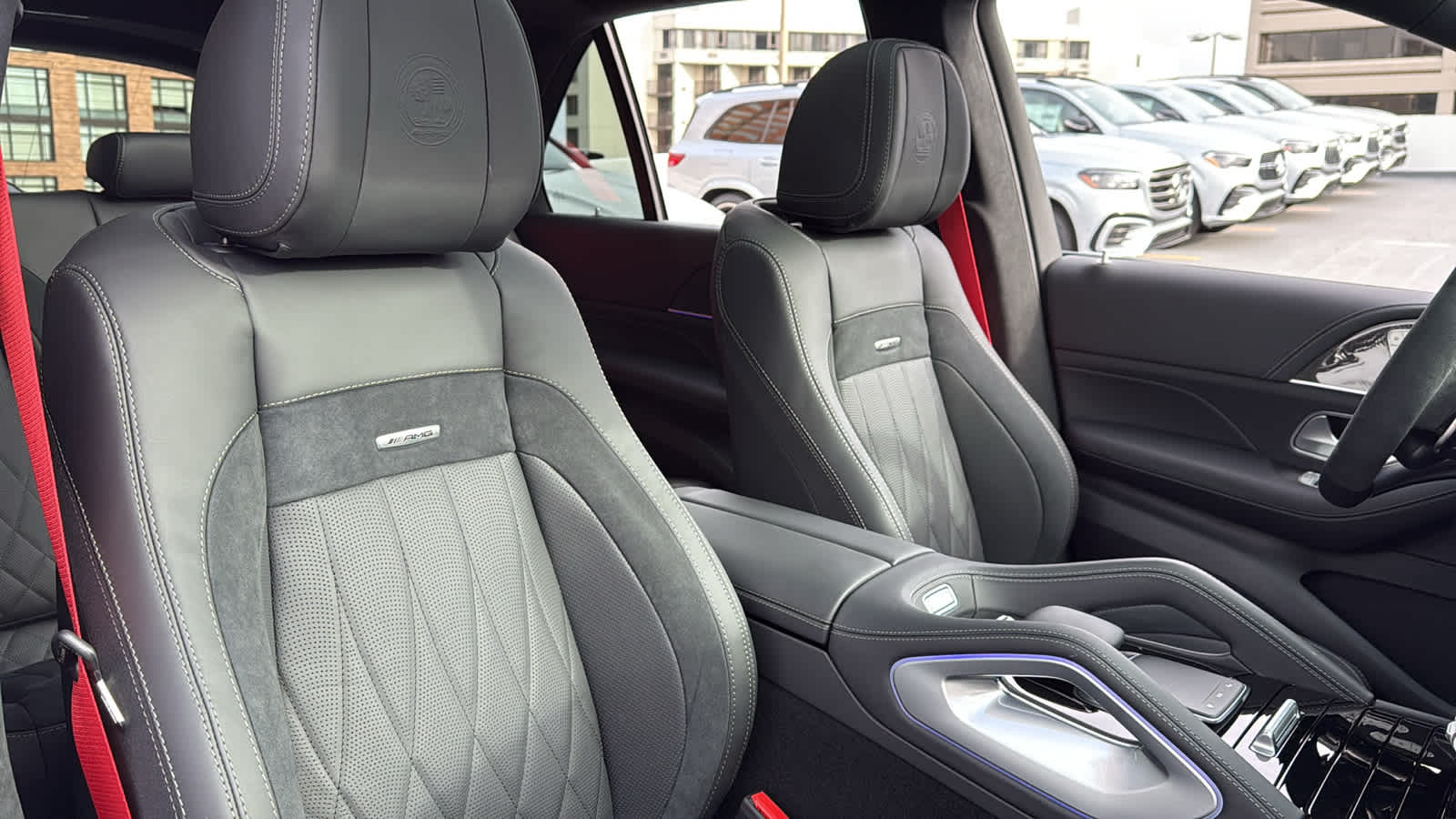 Thumbnail: 2026 Mercedes-Benz GL-Class - 35