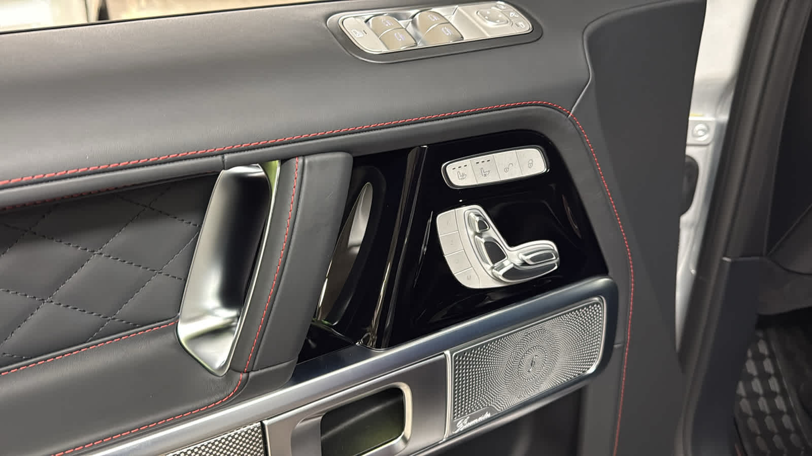 Thumbnail: 2026 Mercedes-Benz G-Class - 17