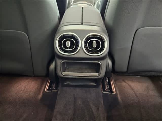 Thumbnail: 2025 Mercedes-Benz GLC - 36