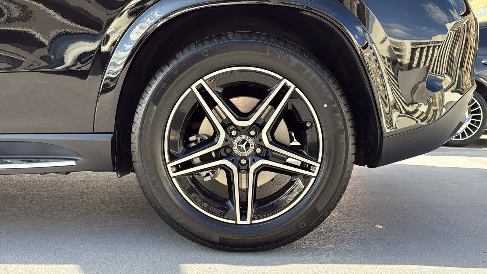 Thumbnail: 2026 Mercedes-Benz GLE - 13