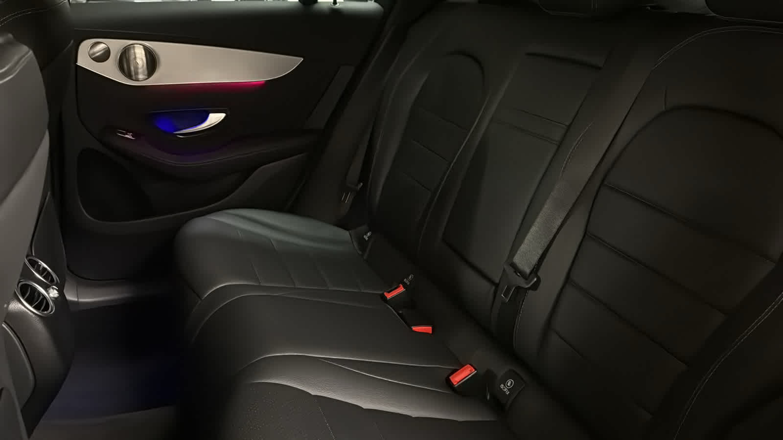 Thumbnail: 2023 Mercedes-Benz GLC - 32