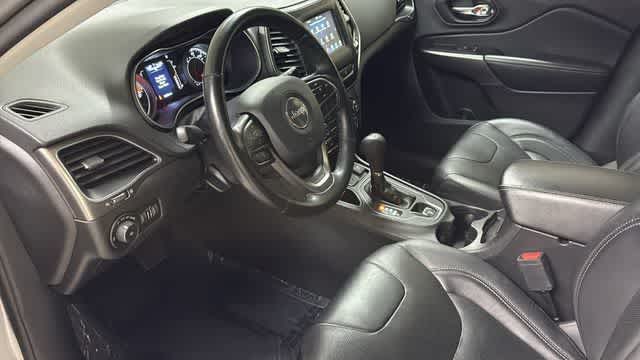 Thumbnail: 2021 Jeep Cherokee - 25