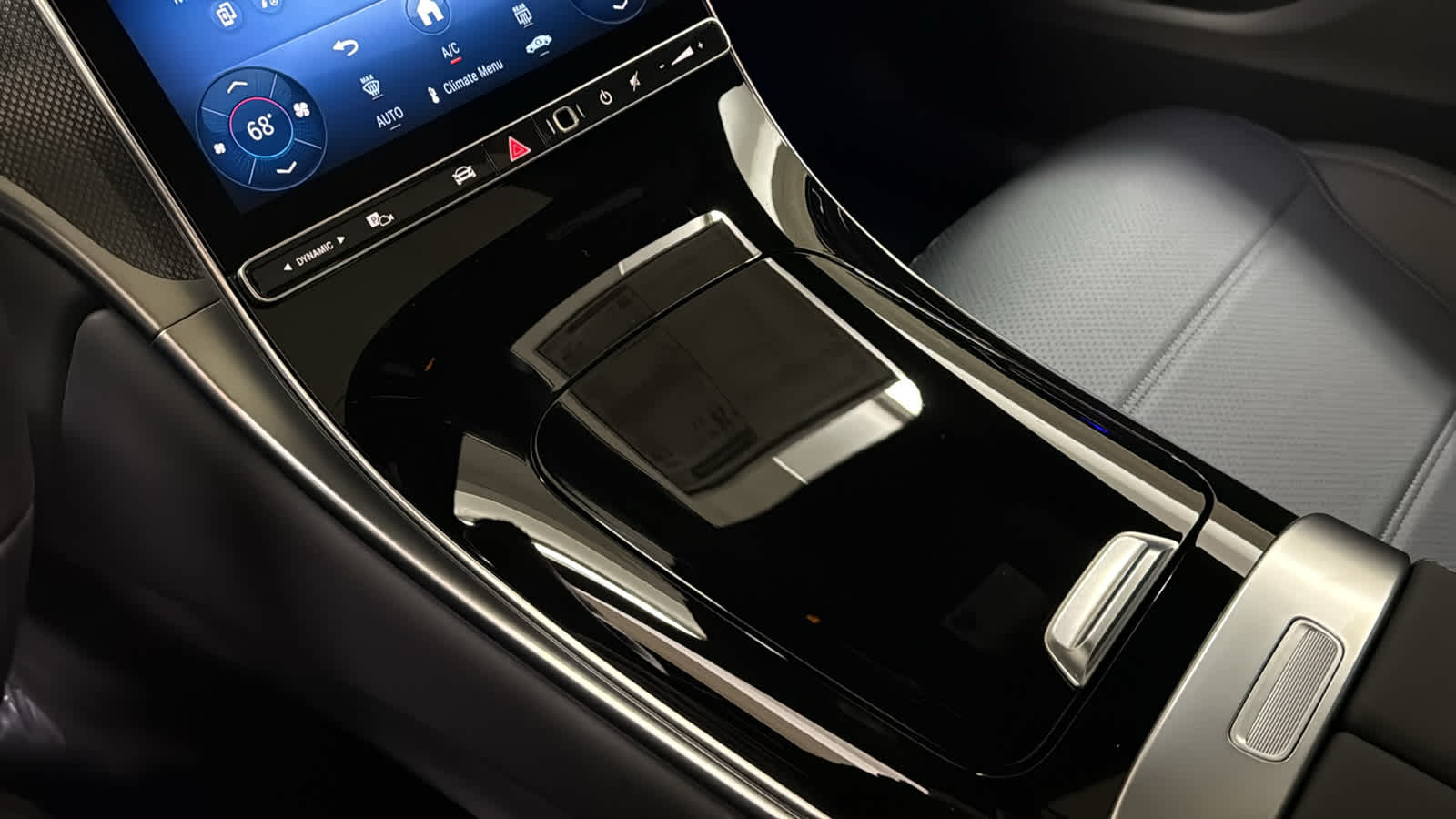 Thumbnail: 2026 Mercedes-Benz GLC - 24