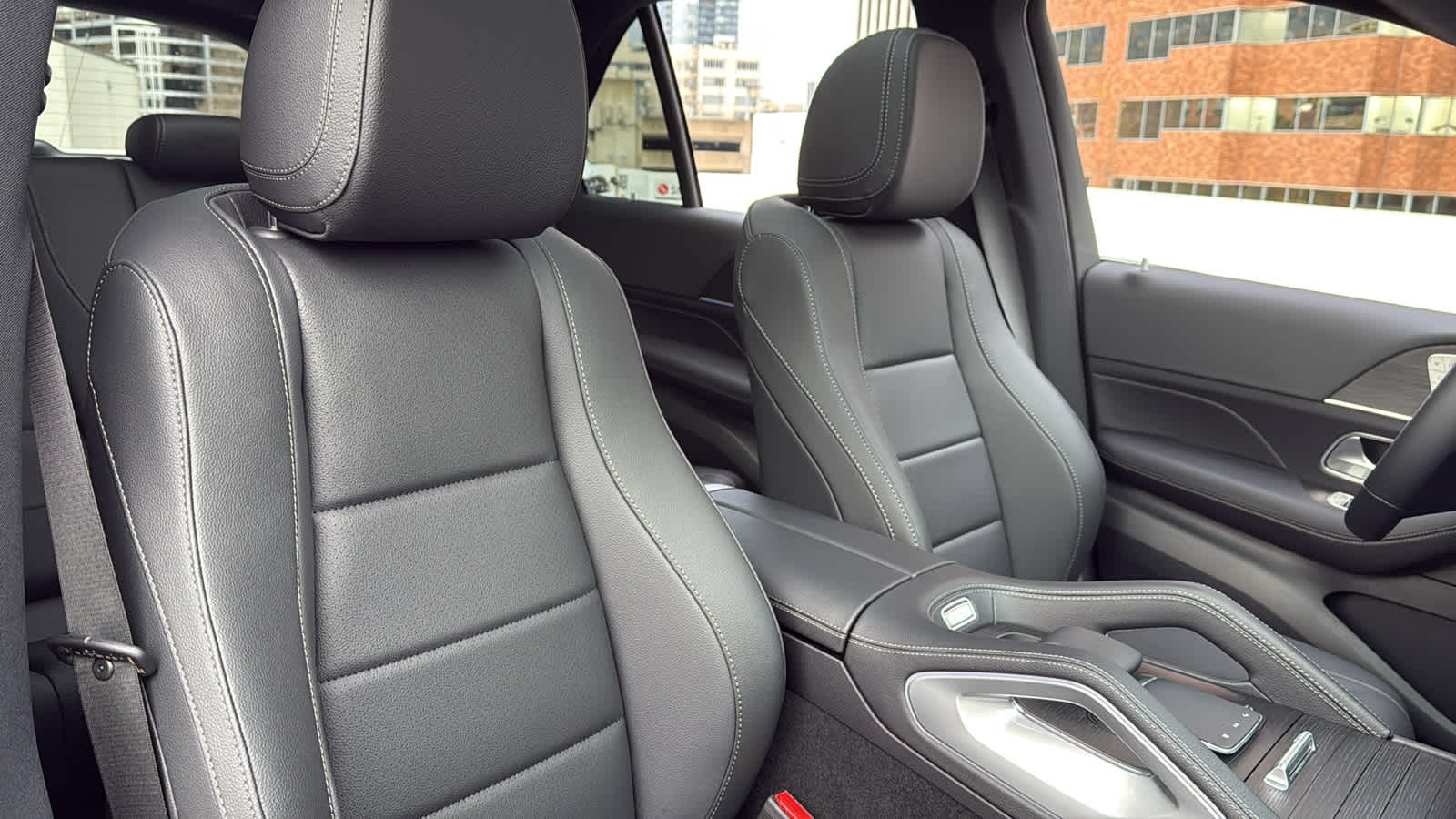 Thumbnail: 2026 Mercedes-Benz GLE - 33