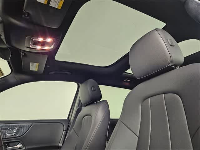 Thumbnail: 2025 Mercedes-Benz GLB - 48