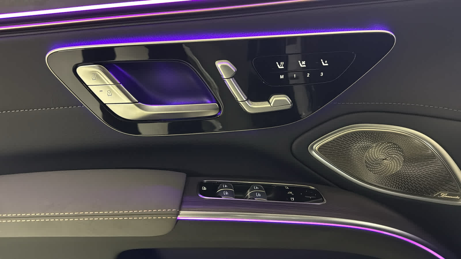 Thumbnail: 2025 Mercedes-Benz EQS - 16