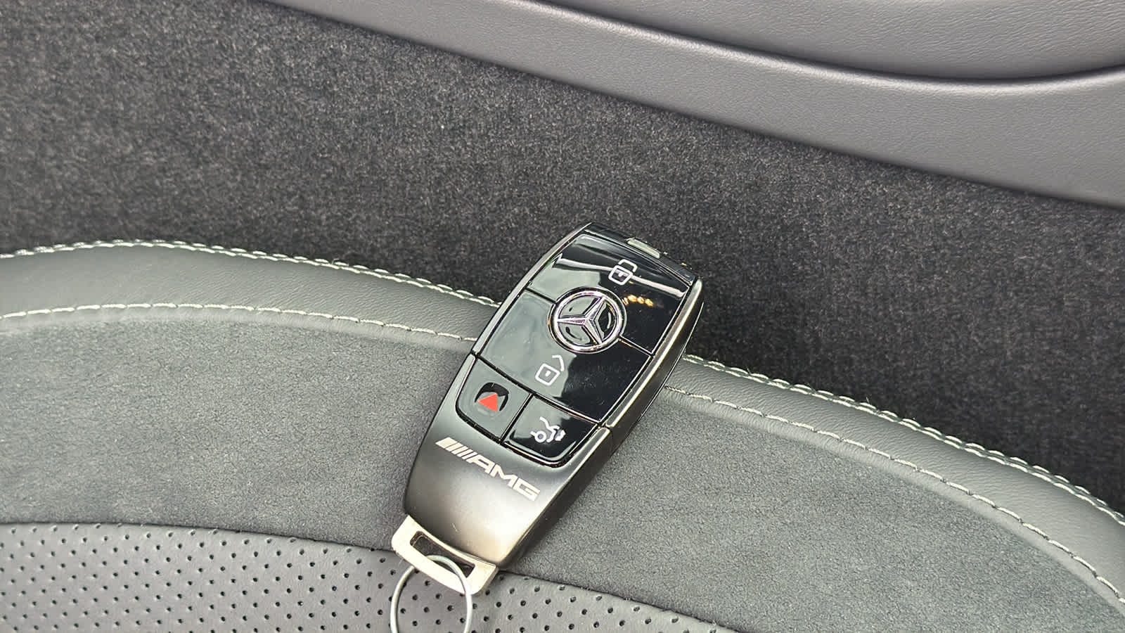 Thumbnail: 2026 Mercedes-Benz GL-Class - 37