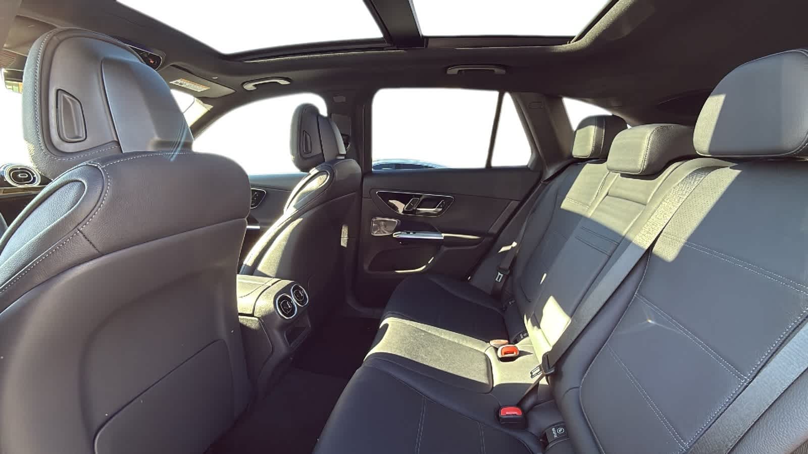 Thumbnail: 2026 Mercedes-Benz GLC - 5