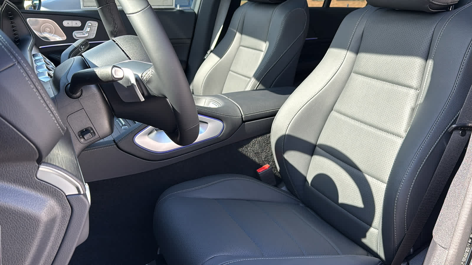 Thumbnail: 2026 Mercedes-Benz GLE - 28