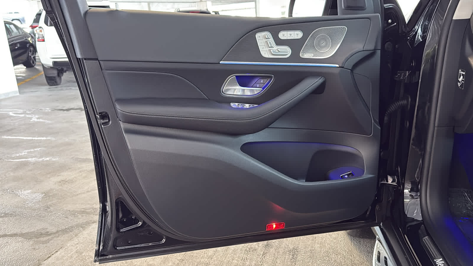 Thumbnail: 2026 Mercedes-Benz GLS - 14