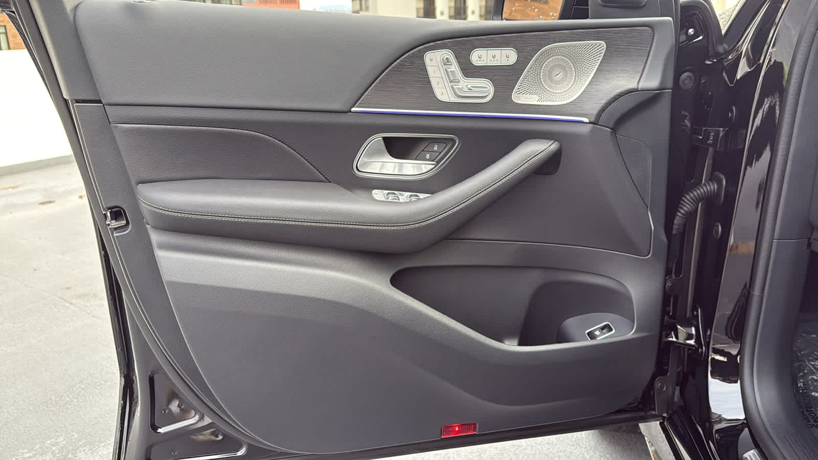 Thumbnail: 2026 Mercedes-Benz GLE - 13