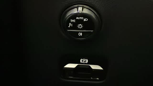 Thumbnail: 2025 Mercedes-Benz GLC - 14