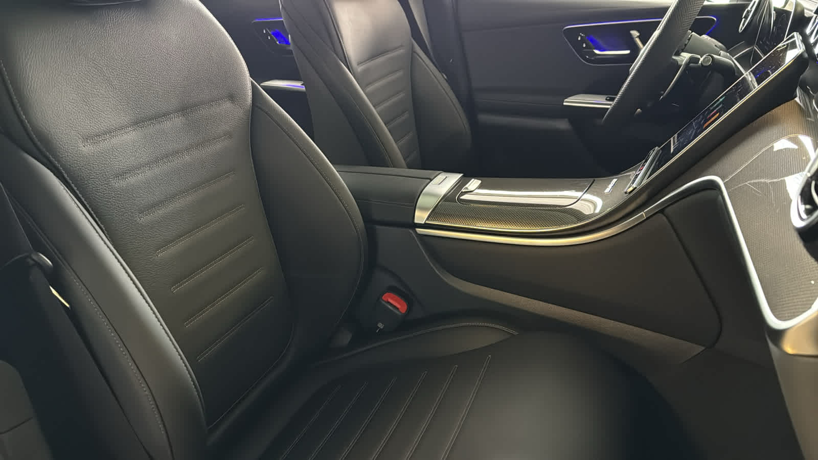 Thumbnail: 2026 Mercedes-Benz GLC - 35