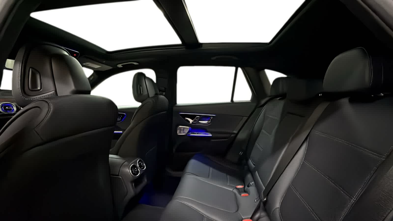 Thumbnail: 2026 Mercedes-Benz GLC - 6