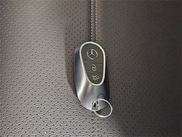 Thumbnail: 2025 Mercedes-Benz GLC - 41