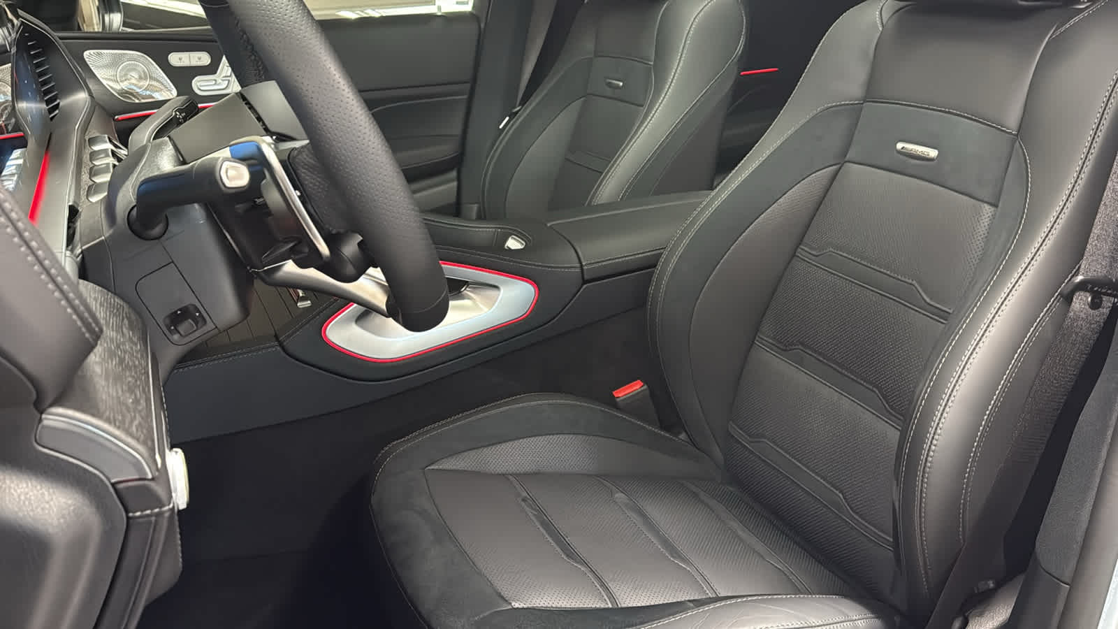 Thumbnail: 2025 Mercedes-Benz GLE - 28