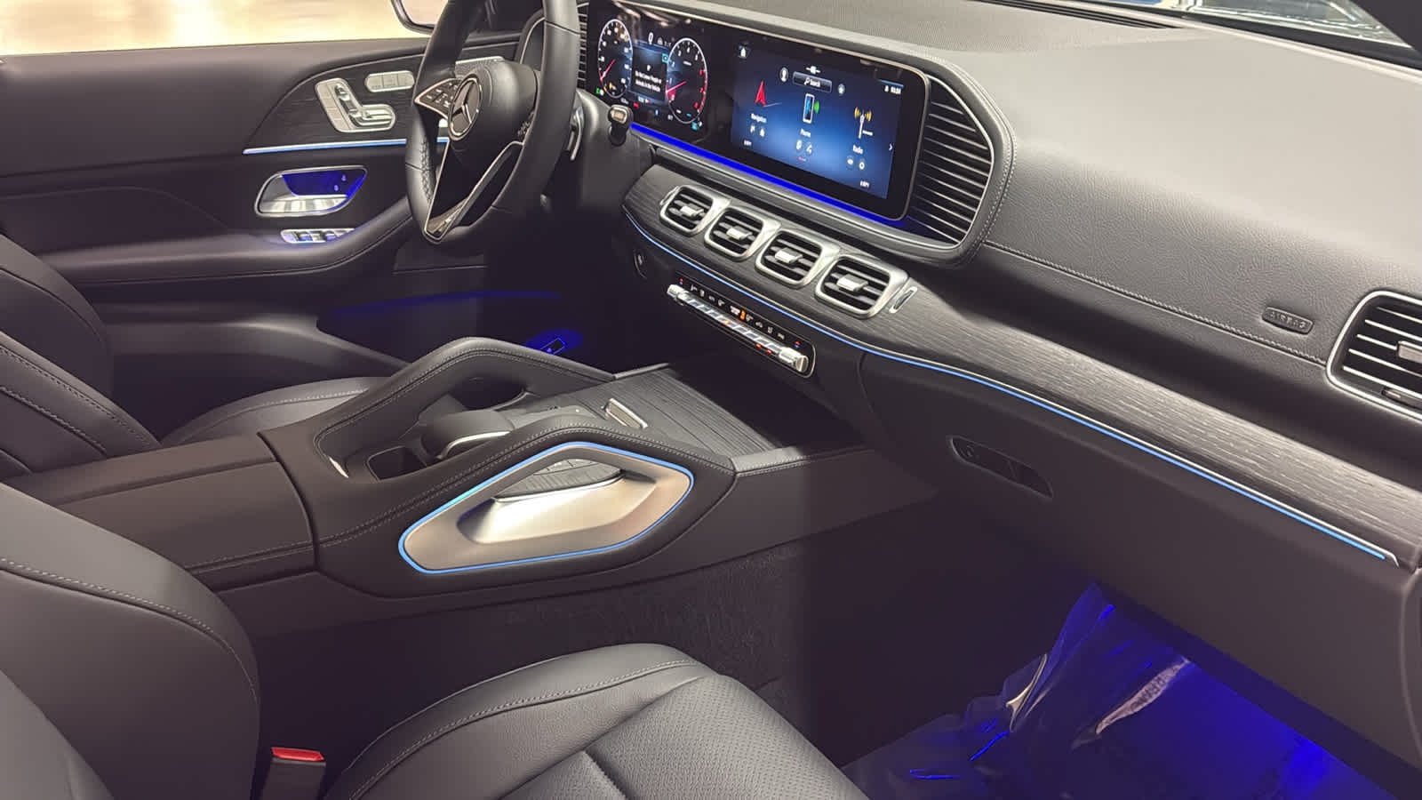 Thumbnail: 2026 Mercedes-Benz GLE - 37