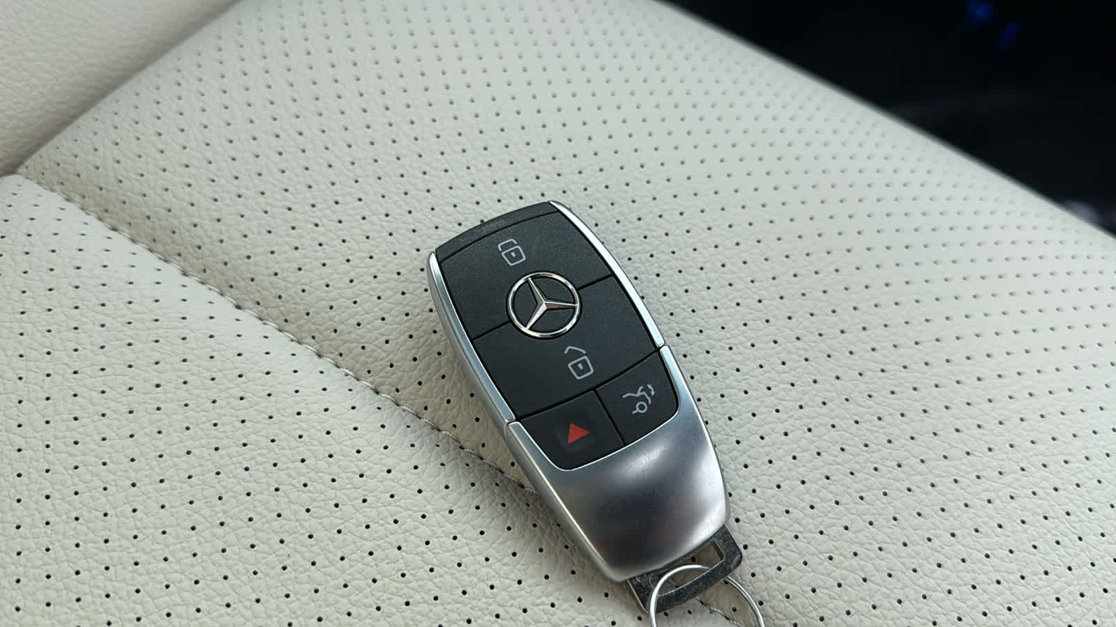 Thumbnail: 2026 Mercedes-Benz GLE - 36