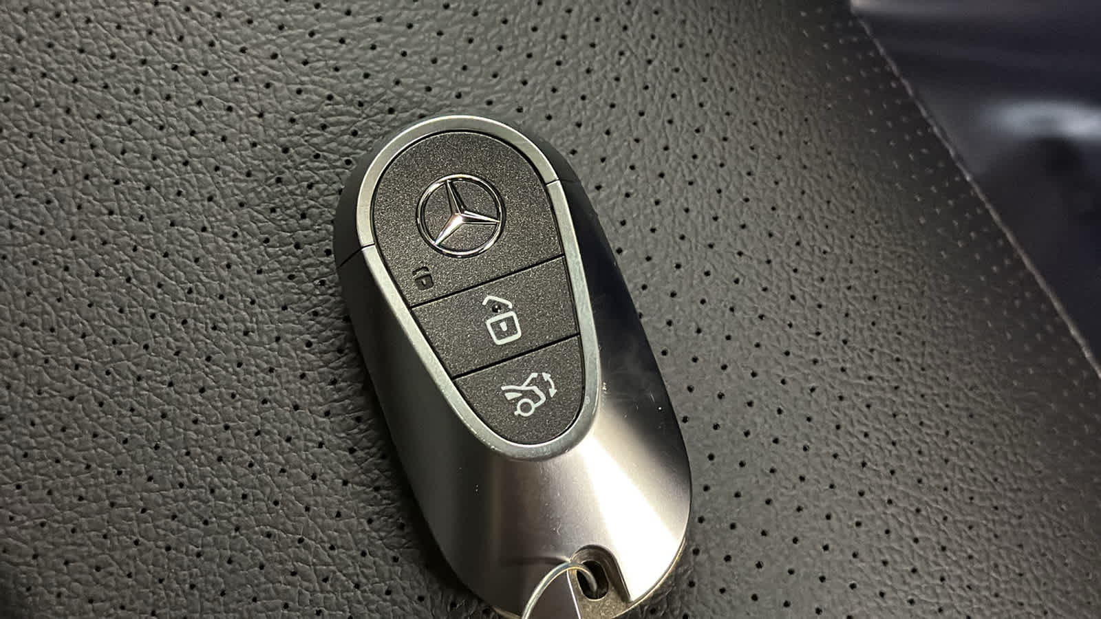 Thumbnail: 2026 Mercedes-Benz GLC - 37