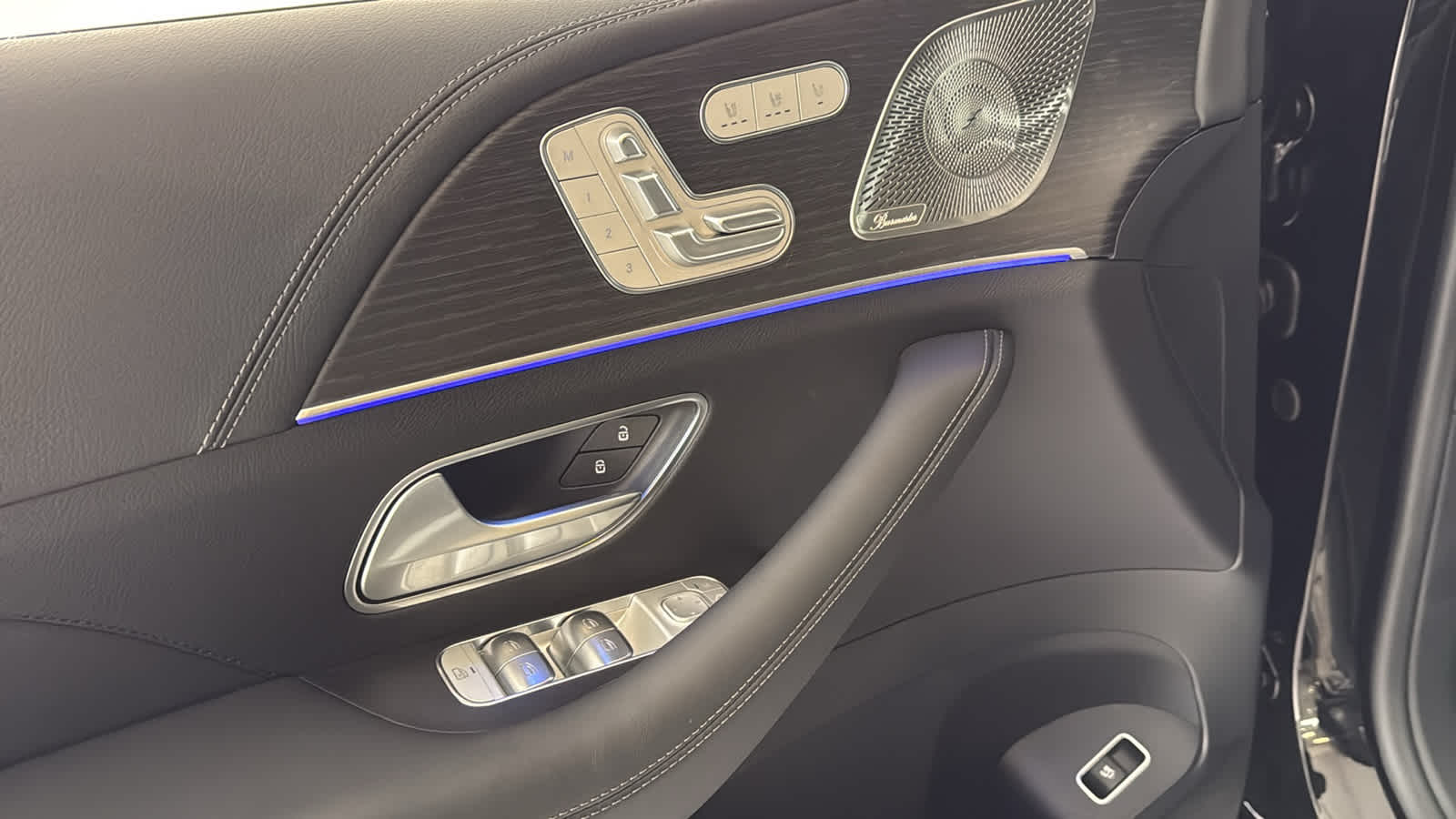 Thumbnail: 2026 Mercedes-Benz GLE - 17