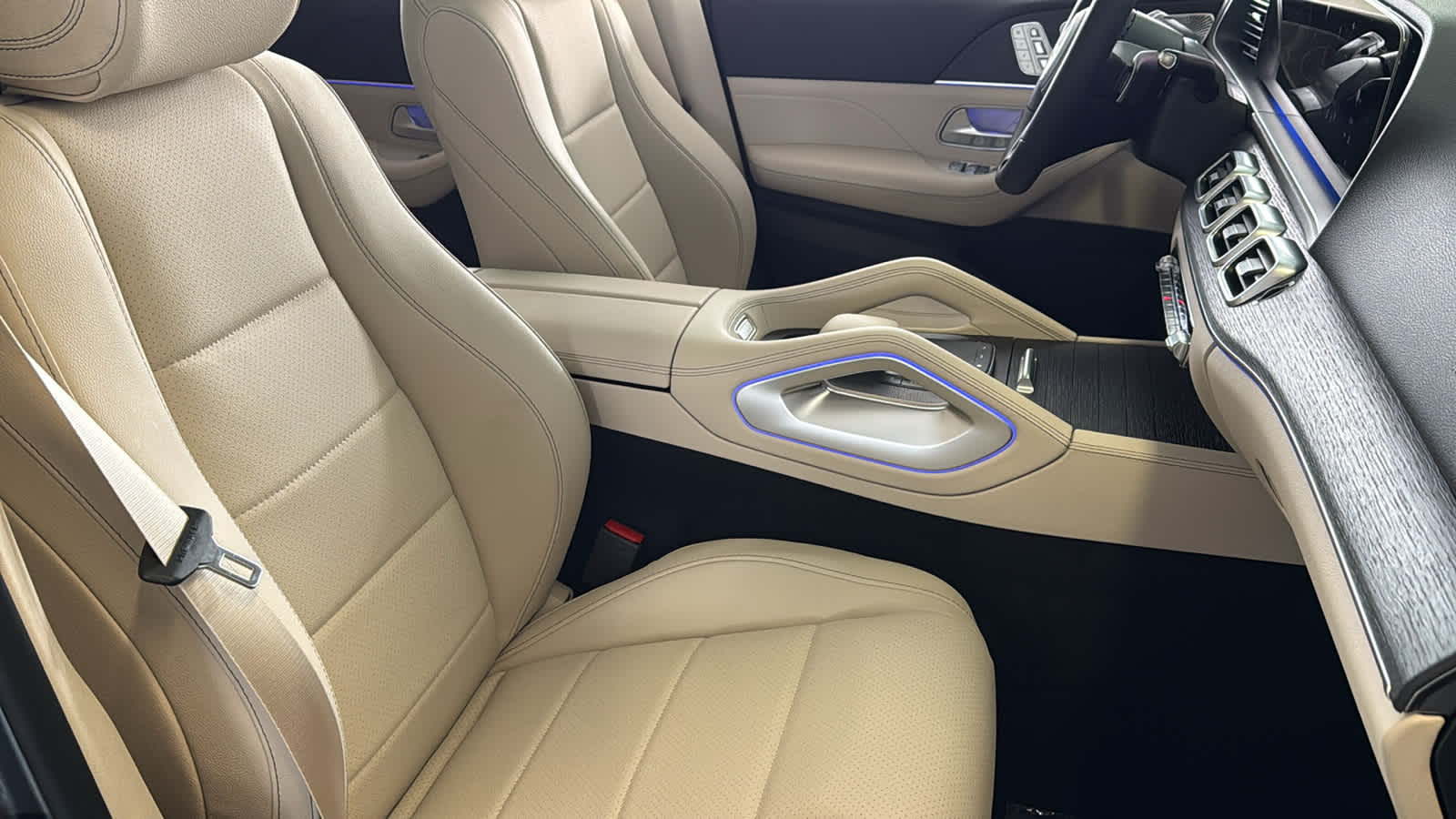 Thumbnail: 2026 Mercedes-Benz GLE - 37