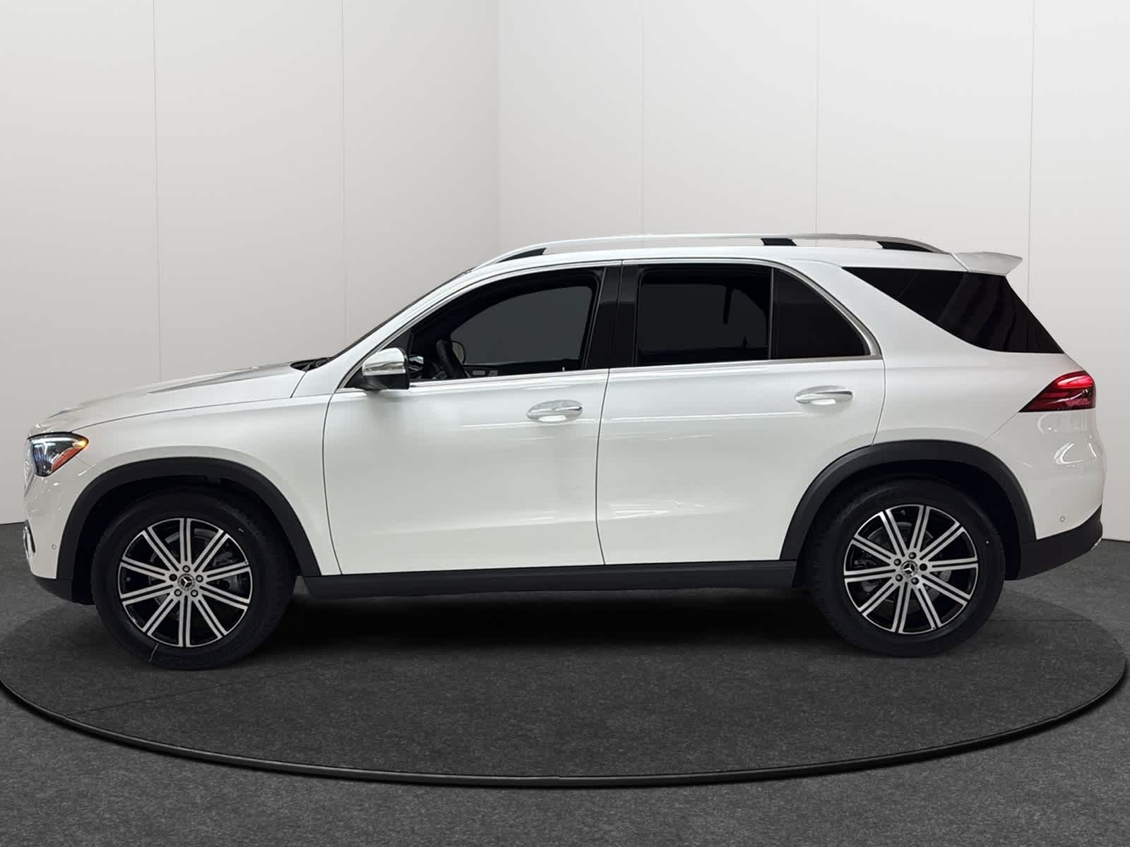 Thumbnail: 2026 Mercedes-Benz GLE - 3