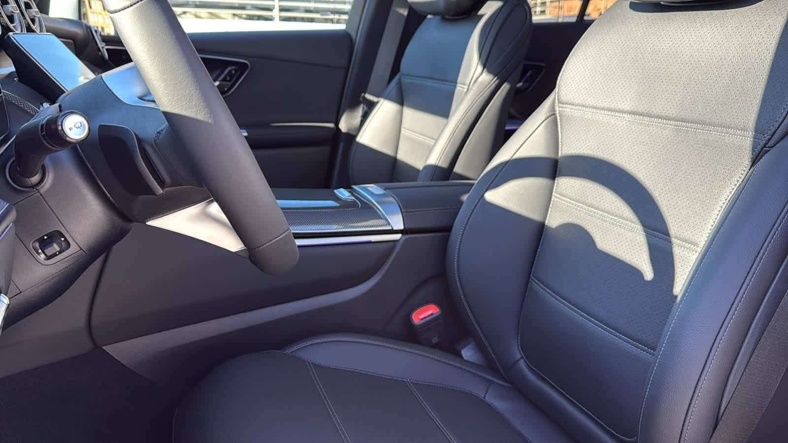 Thumbnail: 2026 Mercedes-Benz GLC - 27