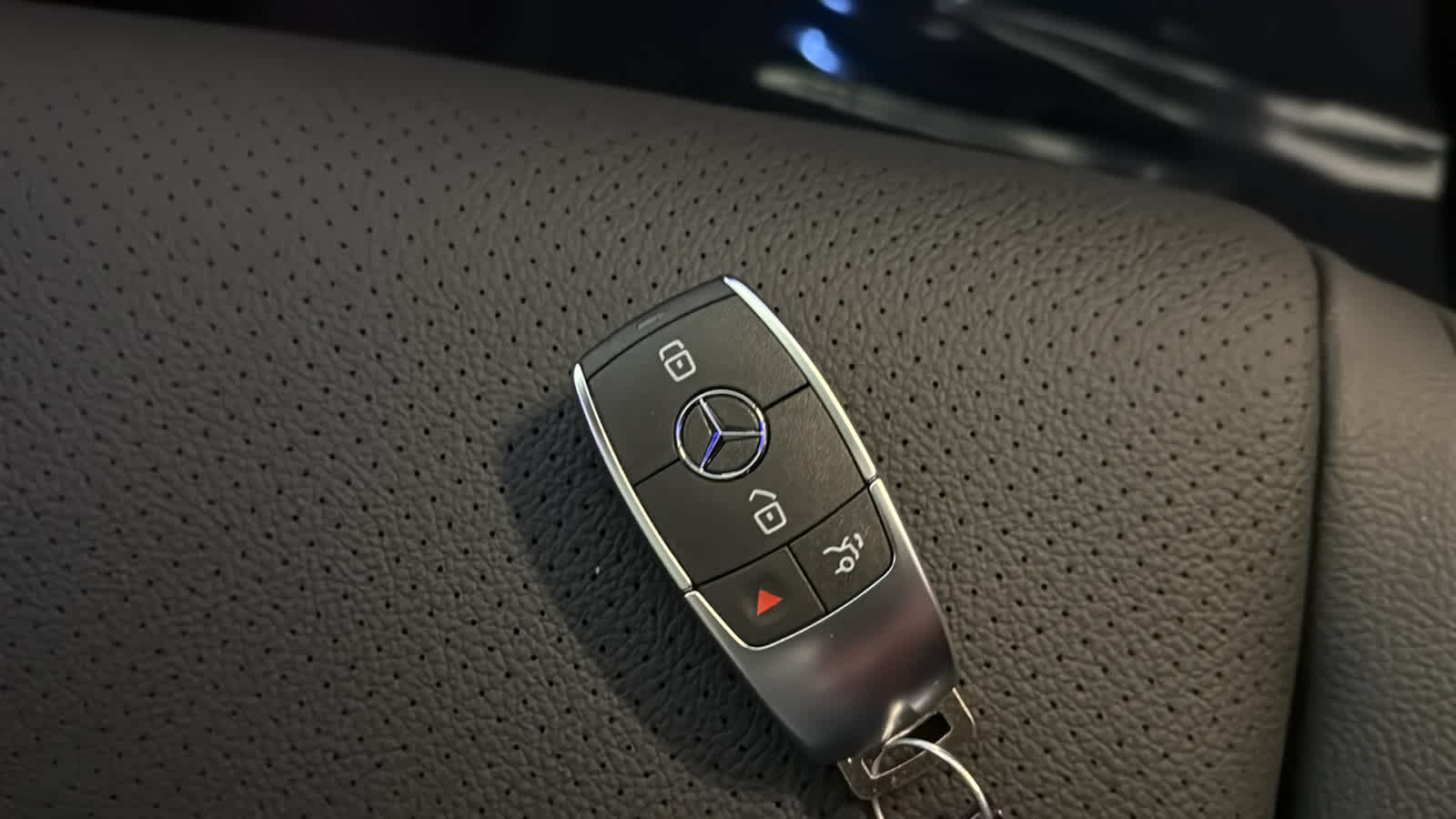 Thumbnail: 2026 Mercedes-Benz GLE - 39