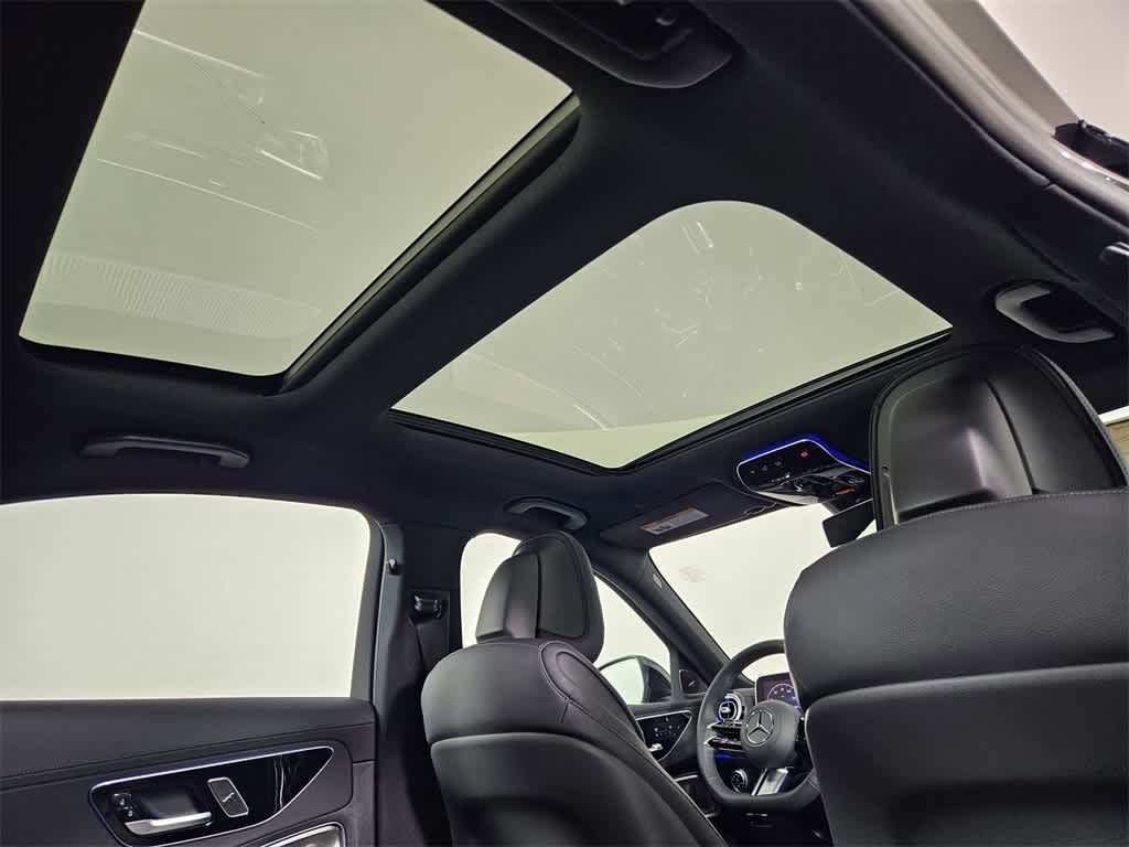 Thumbnail: 2025 Mercedes-Benz C-Class - 22