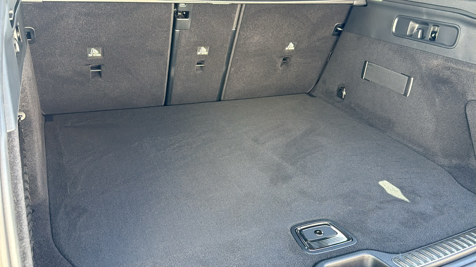 Thumbnail: 2026 Mercedes-Benz GLC - 32